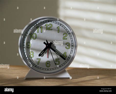 Analog alarm clock Stock Photo - Alamy