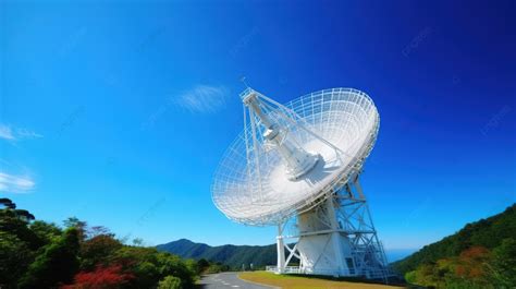 Antena Parab Lica Nas Montanhas Rea De Montanha Azul E Rochas