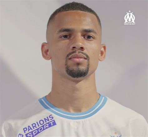 Officiel Iliman Ndiaye Signe à Lom