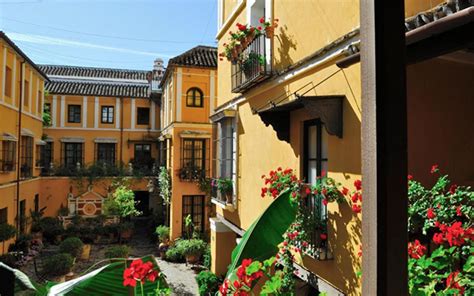 El Hotel Que Esconde Una Ciudad Casas Laberintos Y 40 Patios En El