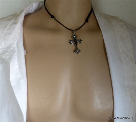 Collier Homme Cordon Cuir Pendentif Croix Acier Noire Et Argent Ninanina