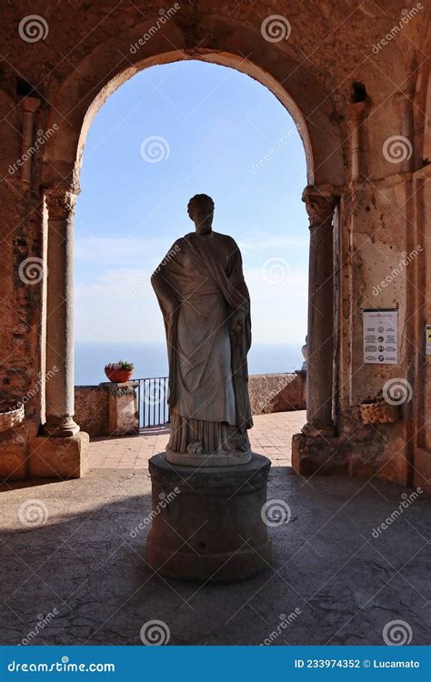 Ravello Tempietto Di Cerere Antistante La Terrazza Dell Infinito Di