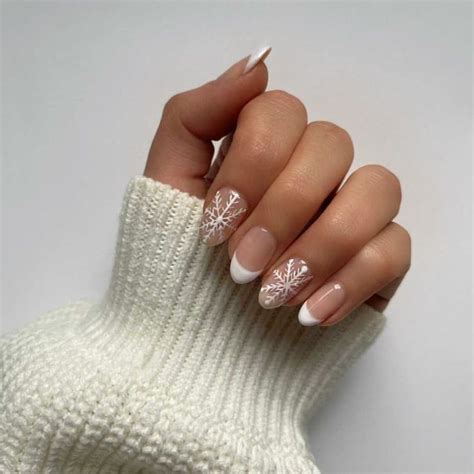 33 Snowflake Nail Ideas To Try This Winter Xmas Nails Stylish Nails