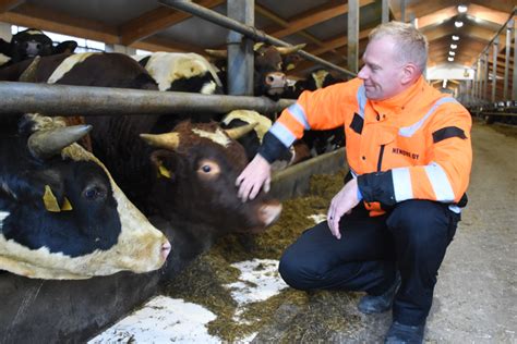 Yrittäjäpalkinto Vesa Erosen lihakarjatilalle