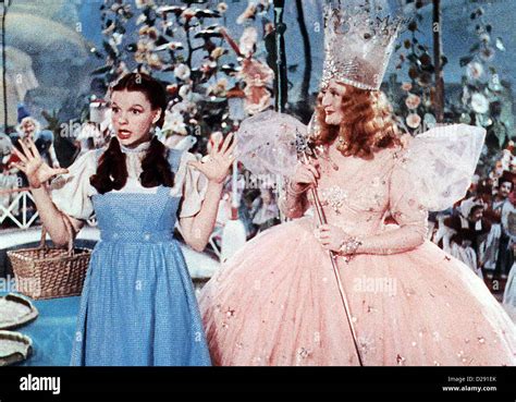 Das Zauberhafte Land Wizard Oz Judy Garland Dorothy Judy Garlandl Und Ihre Neuen Freunde