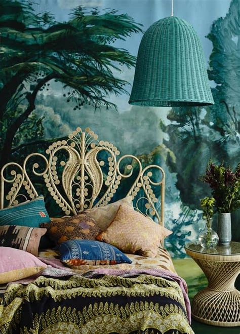 28 Peacock Bedroom Decor Ideas to Tickle Your Fancy