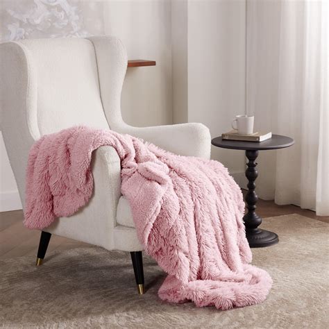 Bedsure Faux Fur Throw Blanket Pink â Fuzzy Fluffy and Shaggy Faux