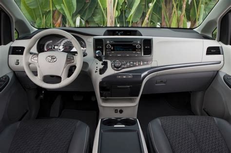 2013 Toyota Sienna Interior Pictures