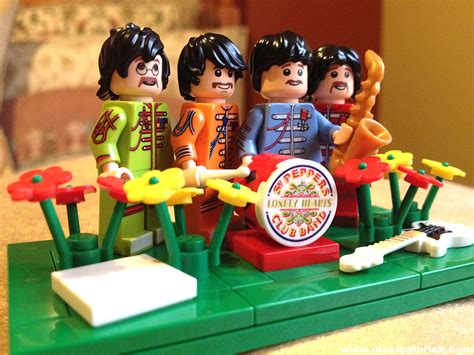 The Beatles ‘Sgt. Pepper’ in LEGO - Musical Brick