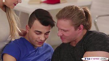 Muscle Hunk Screwed While Eating Pussy XNXX