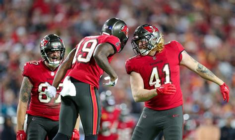 Bucs Highlights: David Moore works some magic on a 44-yard touchdown