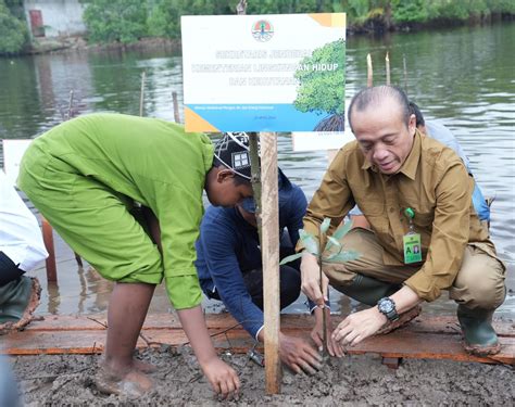 PPID Kementrian Lingkungan Hidup Dan Kehutanan Gelar Penanaman