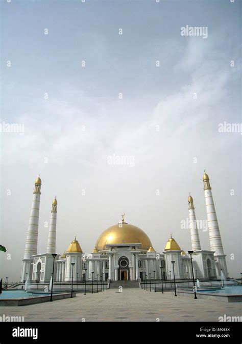 Golden Mosque, Ashgabat Stock Photo - Alamy