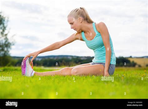Fit Blonde Hi Res Stock Photography And Images Alamy
