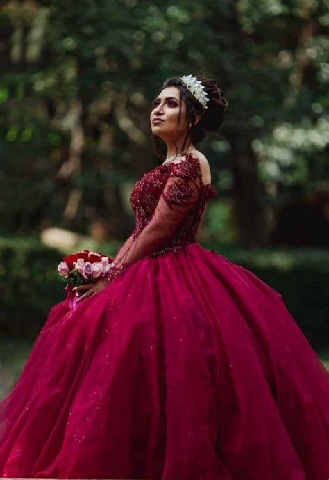 Pin de Isabel Draiman en XV Rojo vino Vestidos rojos de quinceañera