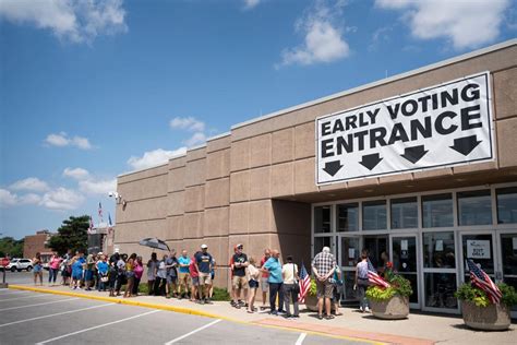 Over 150 000 Ohioans Cast Ballots In First Week Of Early Voting For