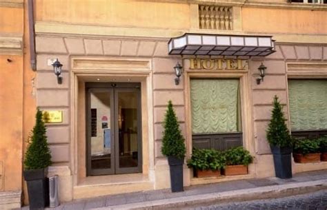 Hotel Barocco Near Trevi Fountain in Rome