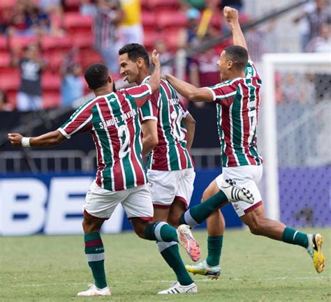 Fluminense goleia o Bangu e fica perto da classificação ES HOJE