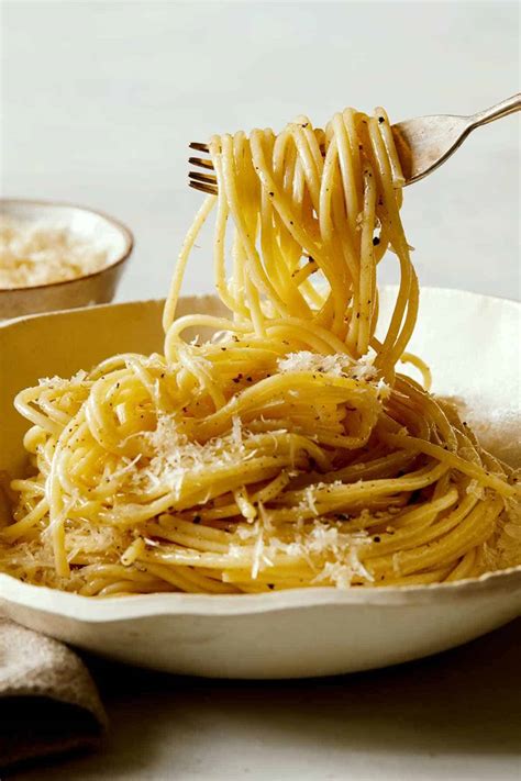 Easy Cacio E Pepe Recipe Only 4 Ingredients Spoon Fork Bacon