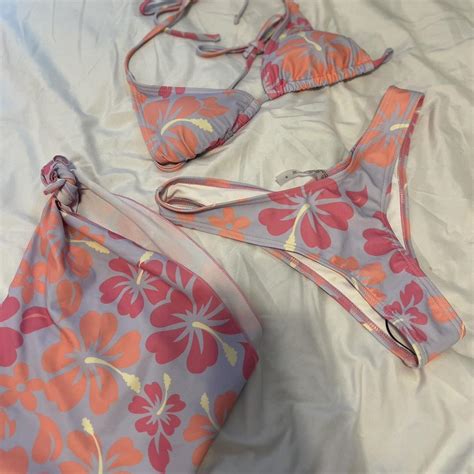 SHEIN Hawaiian Bikini Set Size Small Never Worn Depop