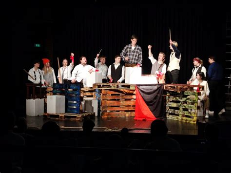 Alexander Von Humboldt Schule Beyond Schultheater In Der Stadthalle