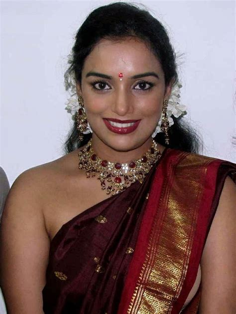 Swetha Menon Hot Saree Shweta Menon Hd Phone Wallpaper Pxfuel