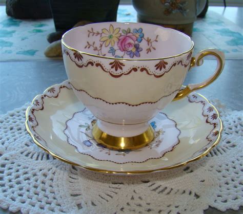 Tuscan Tea Cup And Saucer England Fine Bone China Light Green Rims