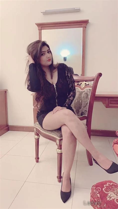 Escort Model Mahi Busty Milf Dubai Ladys One