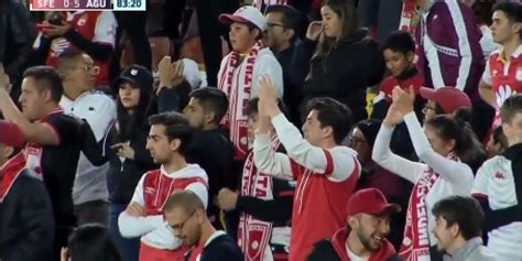 Polémica hinchas de Santa Fe celebraron y aplaudieron gol de Wilson