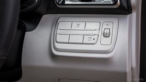 XUV300 Interior Image, XUV300 Photos in India - CarWale