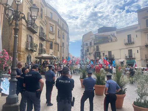 Agrigento In Piazza Per Protestare Contro La Crisi Idrica