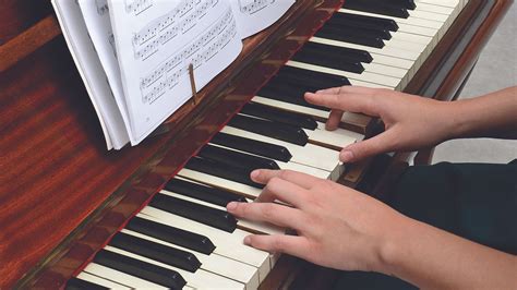 How I taught myself to read music and play the piano (and what it ...