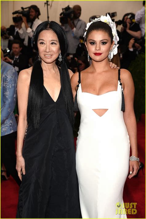 Selena Gomez Looks Stunning In White At Met Gala Photo