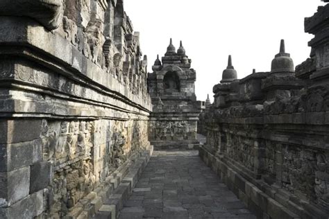 Borobudur architecture Stock Photo by ©donsimon 2814565