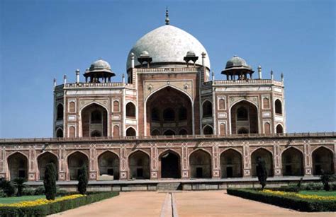 The Mughal Empire: Mosques and Tombs - I by Ashish Nangia