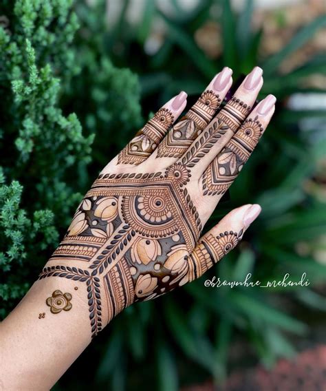 Lotus Henna Simple