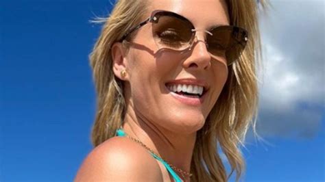 Ana Hickmann Ostenta Boa Forma Em Fotos Raras De Biqu Ni E Surpreende