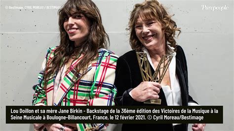 Charlotte Gainsbourg Et Lou Doillon Plong E Dans Le Deuil Un Mois