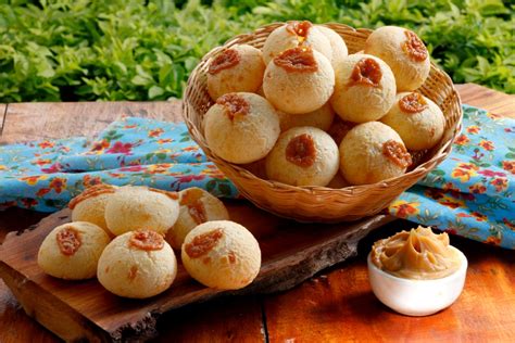 Pão de Queijo Recheado Rebuçado de Leite uma Explosão de Delícias