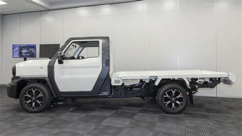 Toyotas 10 000 Future Pickup Truck Is Basic Transportation Perfection