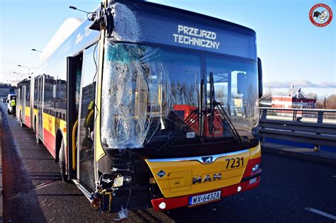 Zderzenie Busa Z Autobusem Dwie Osoby Ranne Mieszkaniec