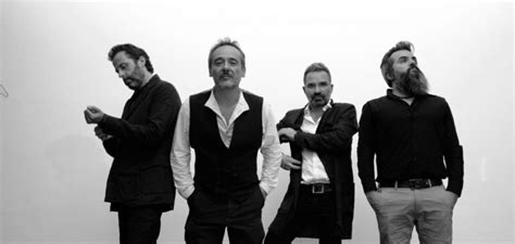 Love Of Lesbian Reversiona Junto A Turf All Donde Sol Amos Gritar