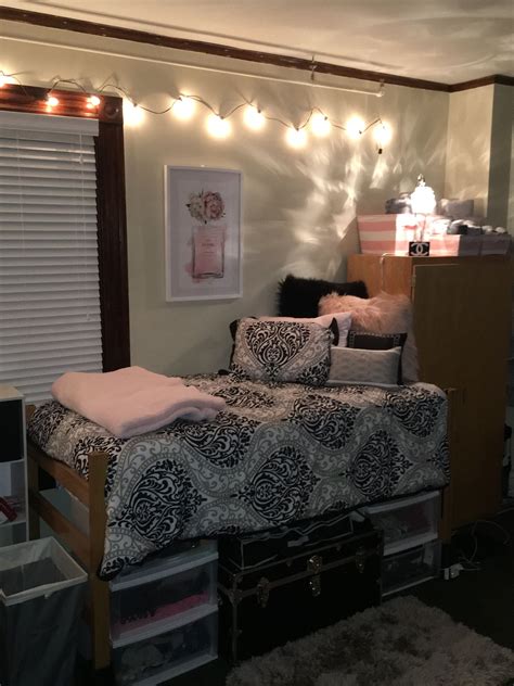 20 Girly Dorm Room Ideas The Urban Decor