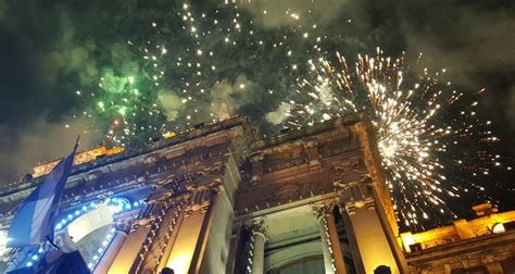 Himno Fuegos Artificiales Y Torta Así Comenzaron Los Festejos