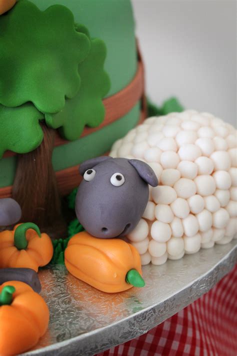 Delana's Cakes: Shaun the Sheep and friends Cake