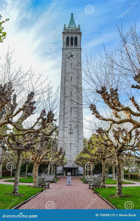 Clock Tower On College Campus Stock Image Image Of Quad Architecture