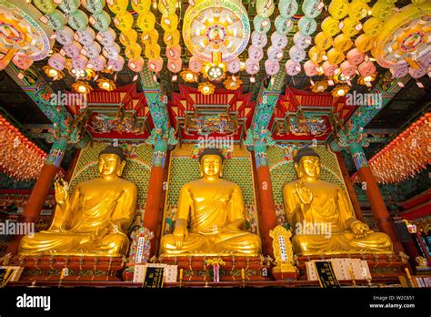 Jogyesa Buddhist temple, Seoul, South Korea Stock Photo - Alamy