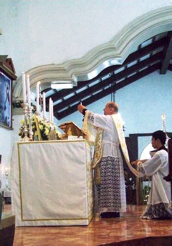 Elevation Of The Sacred Host New Year 2009 Tridentine Mass Flickr