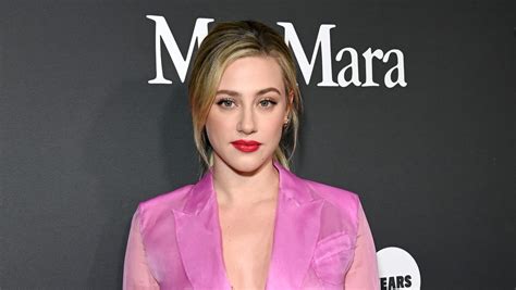 Riverdale S Lili Reinhart Shares Alopecia Diagnosis