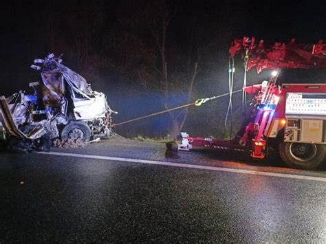 Spalone Cia O Le A O Na Drodze Koszmarny Wypadek Na Autostradzie A W